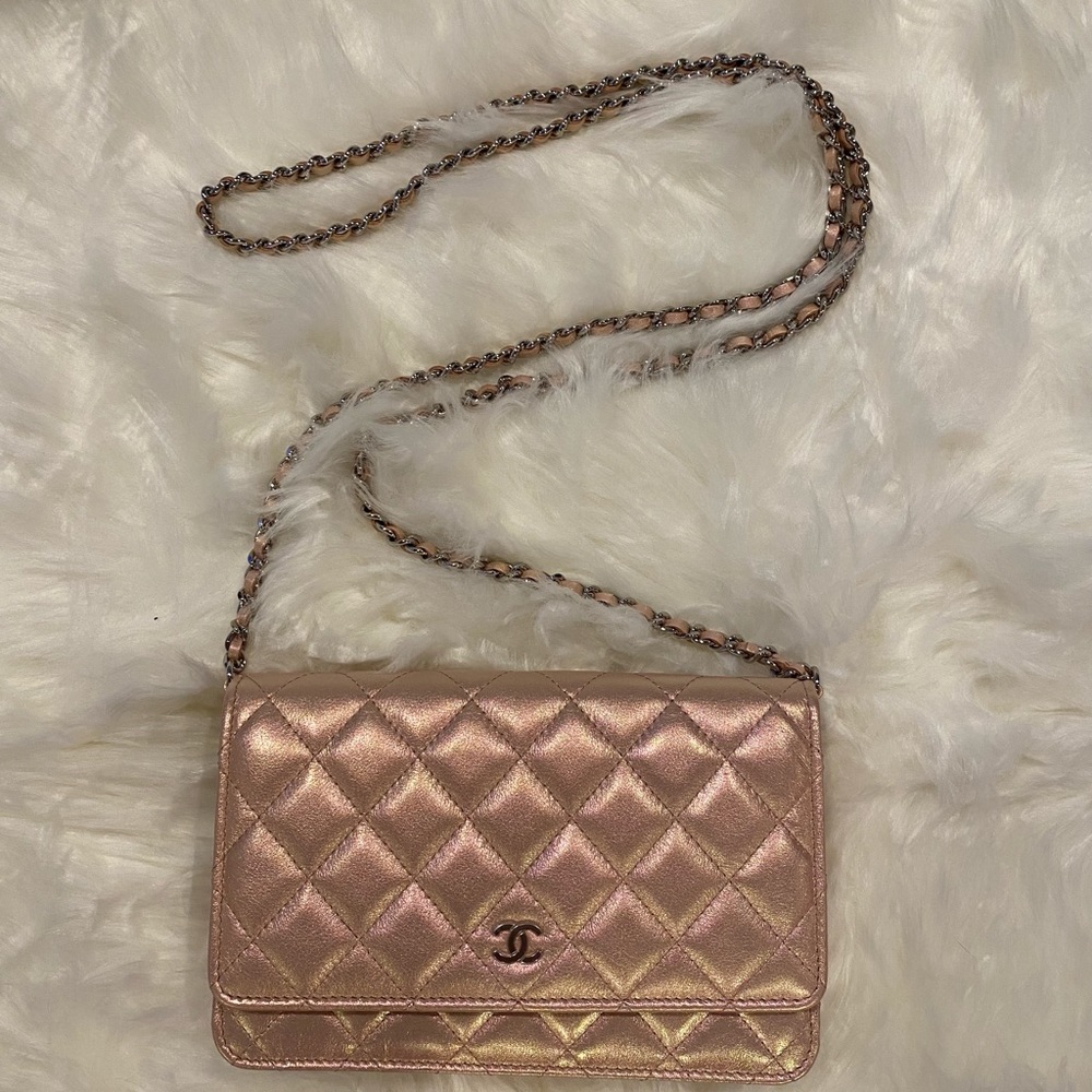 NWT 21K Chanel Iridescent Pink WOC Wallet On Chain